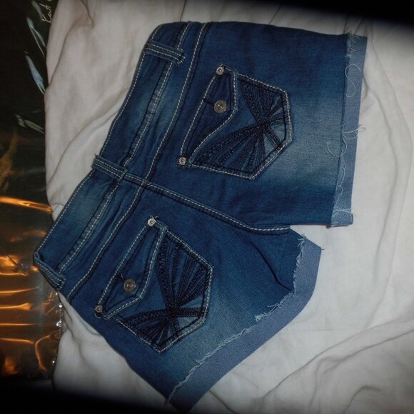 BONGO DENIM SHORTS FOR WOMEN - Picture 5 of 7